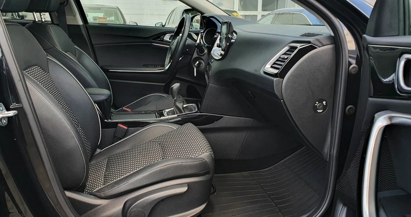 Kia Ceed cena 98900 przebieg: 19700, rok produkcji 2023 z Brwinów małe 704